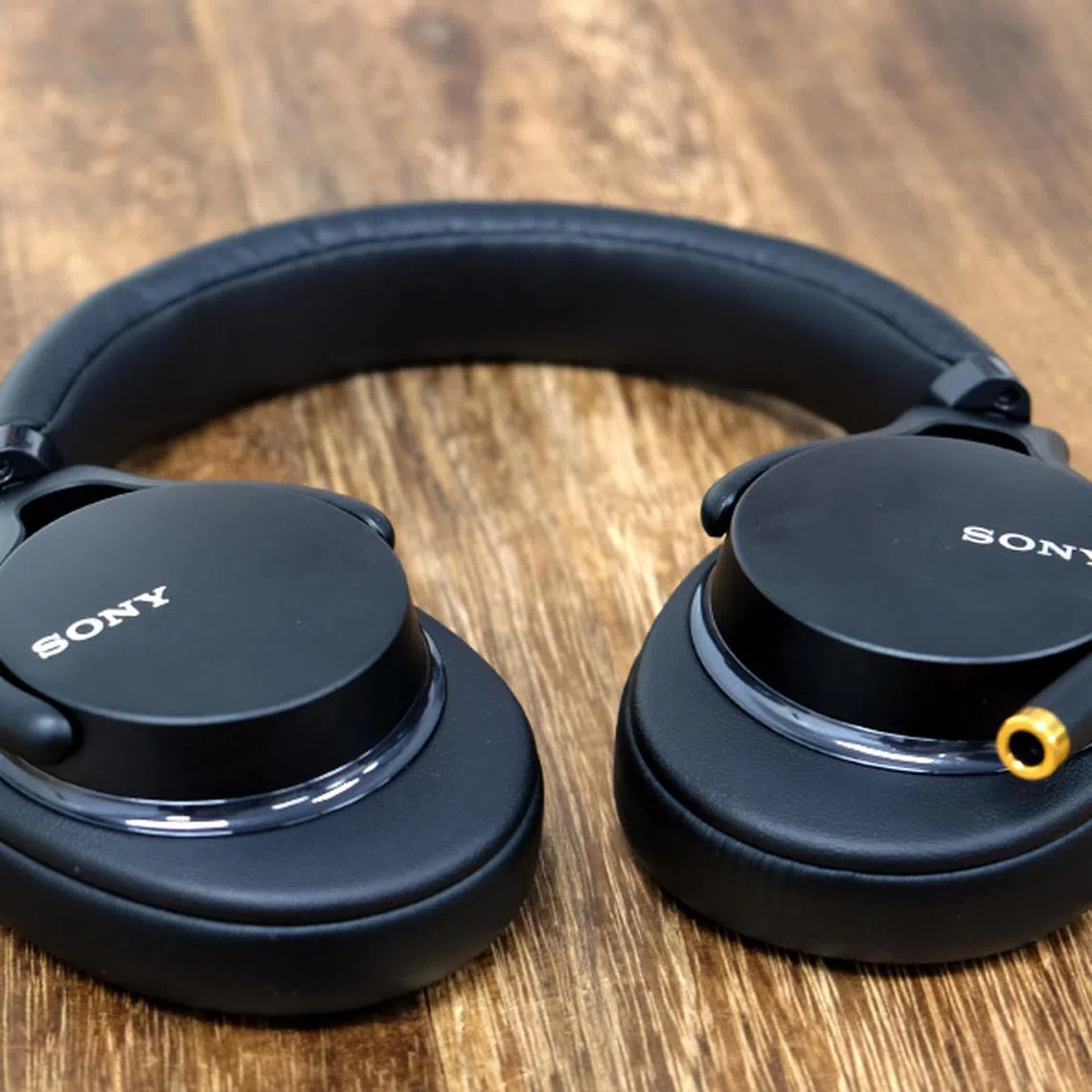 Sony MDR-1AM2 review: Headphones with split personalities