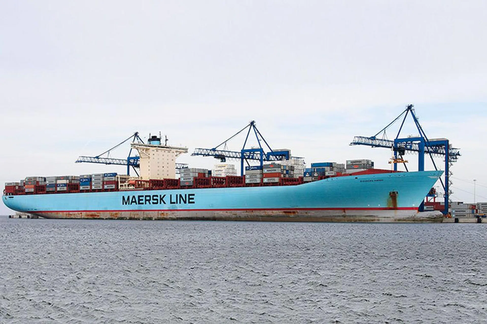 Giant container ships that carry that carry goods around the world are mostly powered by diesel engines. (Image source: Truck Trend)