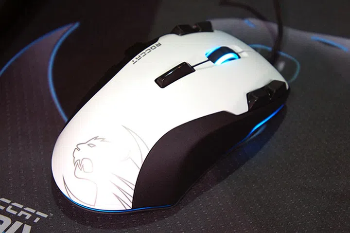 The new Roccat Tyon feels solid to hold and light on its feet.
