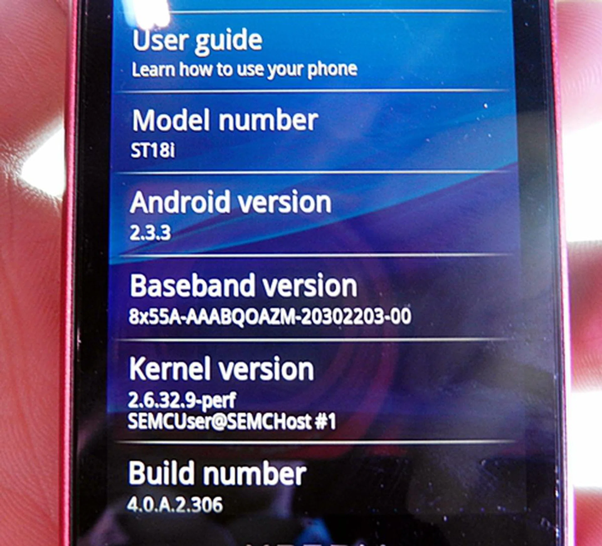 It is no surprise that the new Xperia ray runs on Android 2.3, which is slowly becoming more common among Android devices in the coming months. 