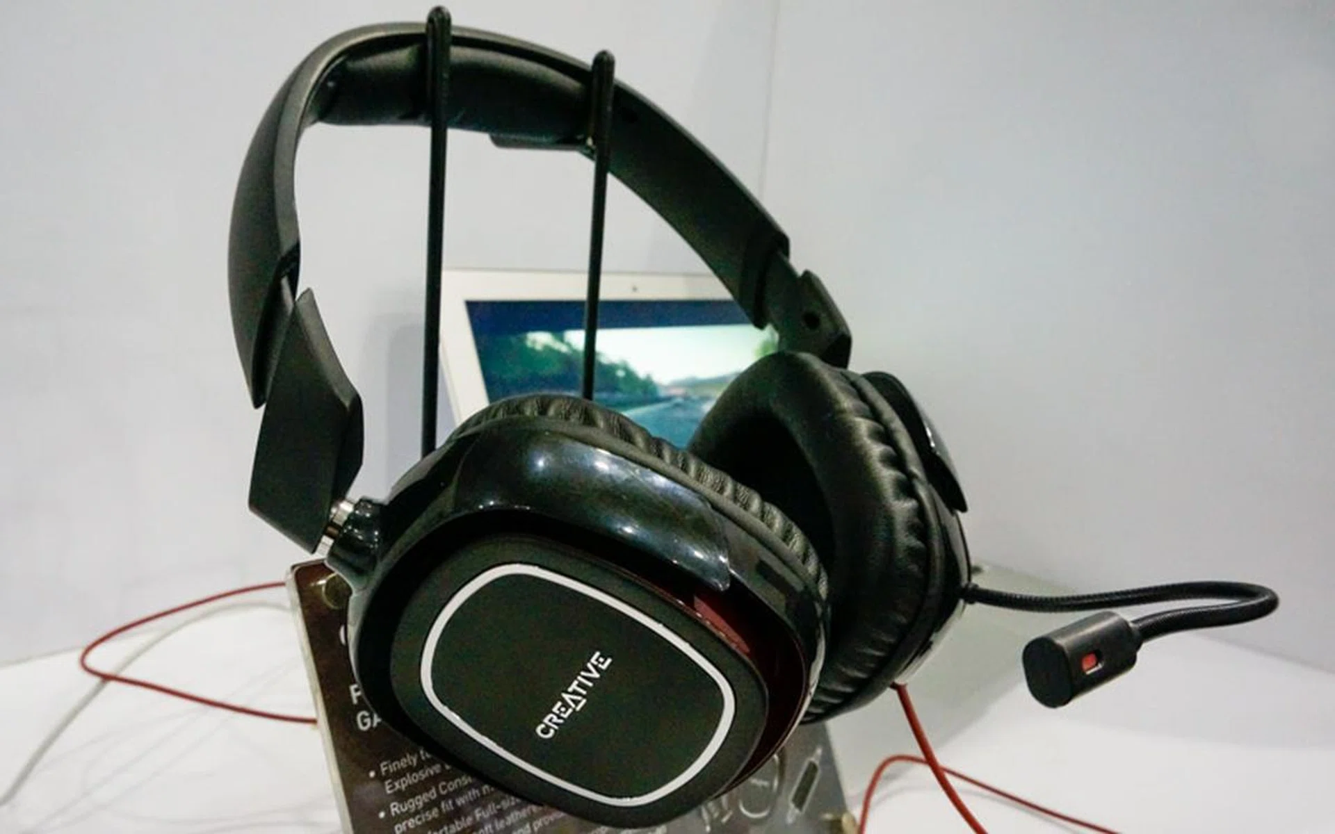 The Draco HS880 is a brand new headset from Creative, and features Neodynium drivers that have been specially tuned for realistic sound and explosive bass. It features full-size earcups wrapped in soft leatherette for hours of gaming comfort, and has a detachable noise-cancelling microphone so you can easily shift from gaming to music-listening on-the-go. This is going for show price special of $59, down from the retail price of $79.