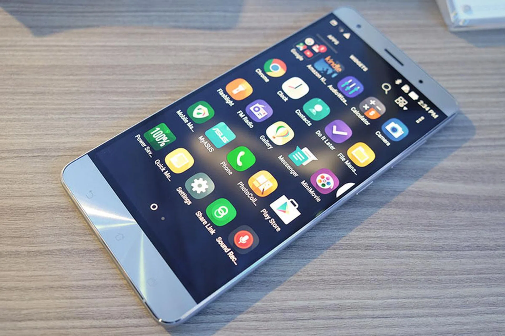 ASUS ZenFone 3 Deluxe display