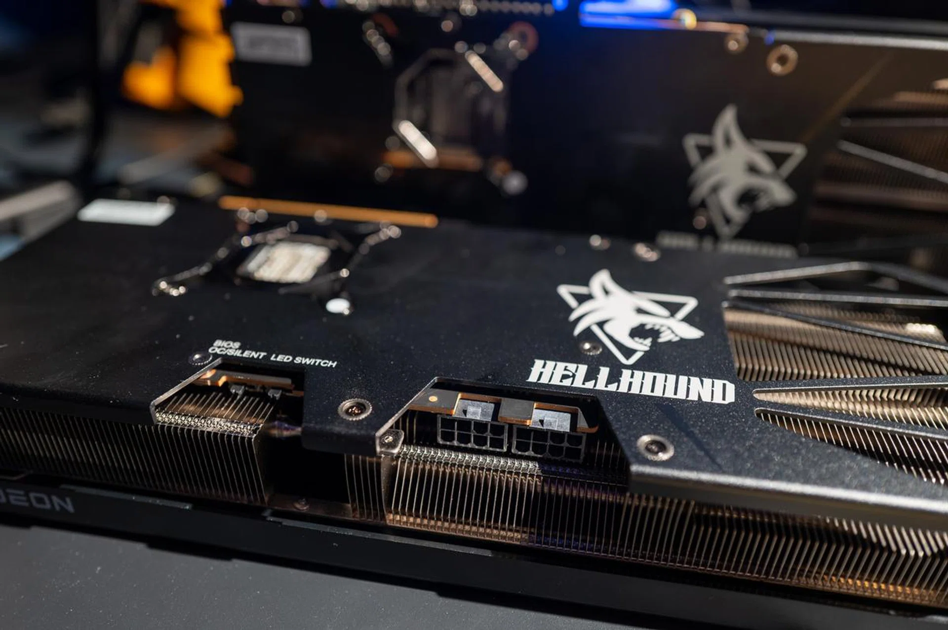 AMD is also sticking with the time-proven 8-pin PCIe connectors. Image: HWZ
