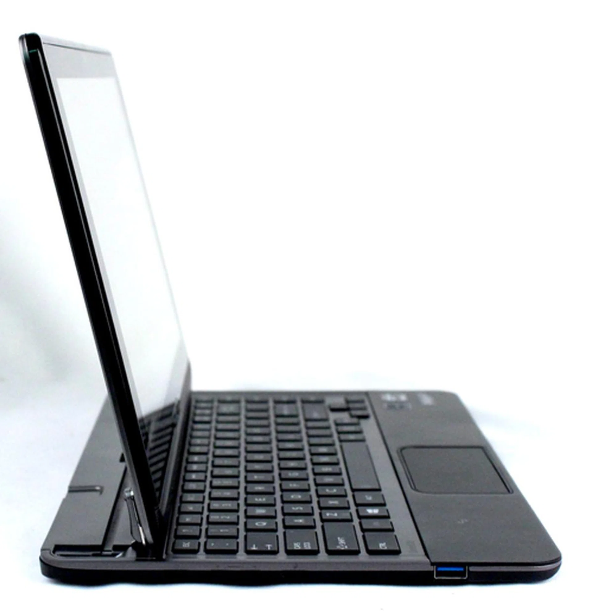 It takes a total of two steps to convert the U920t into a full notebook. Just push the screen out, and pull it towards you. 