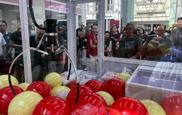 Singtel Bill Protect booth at Bugis Junction.