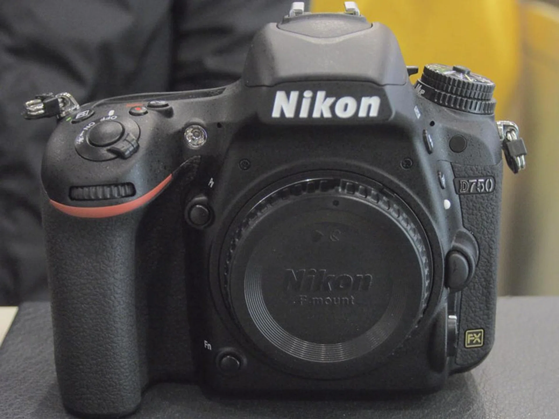 Otherwise, if you’re looking for a full-frame camera, the Nikon D750 comes with a free trolley hardcase, a tripod, a spare battery, one Nikon tumbler, a free camera bag, one dry cabinet, one free 16GB SD card, and a 32GB SD card. Priced at $3,079 (body only).  