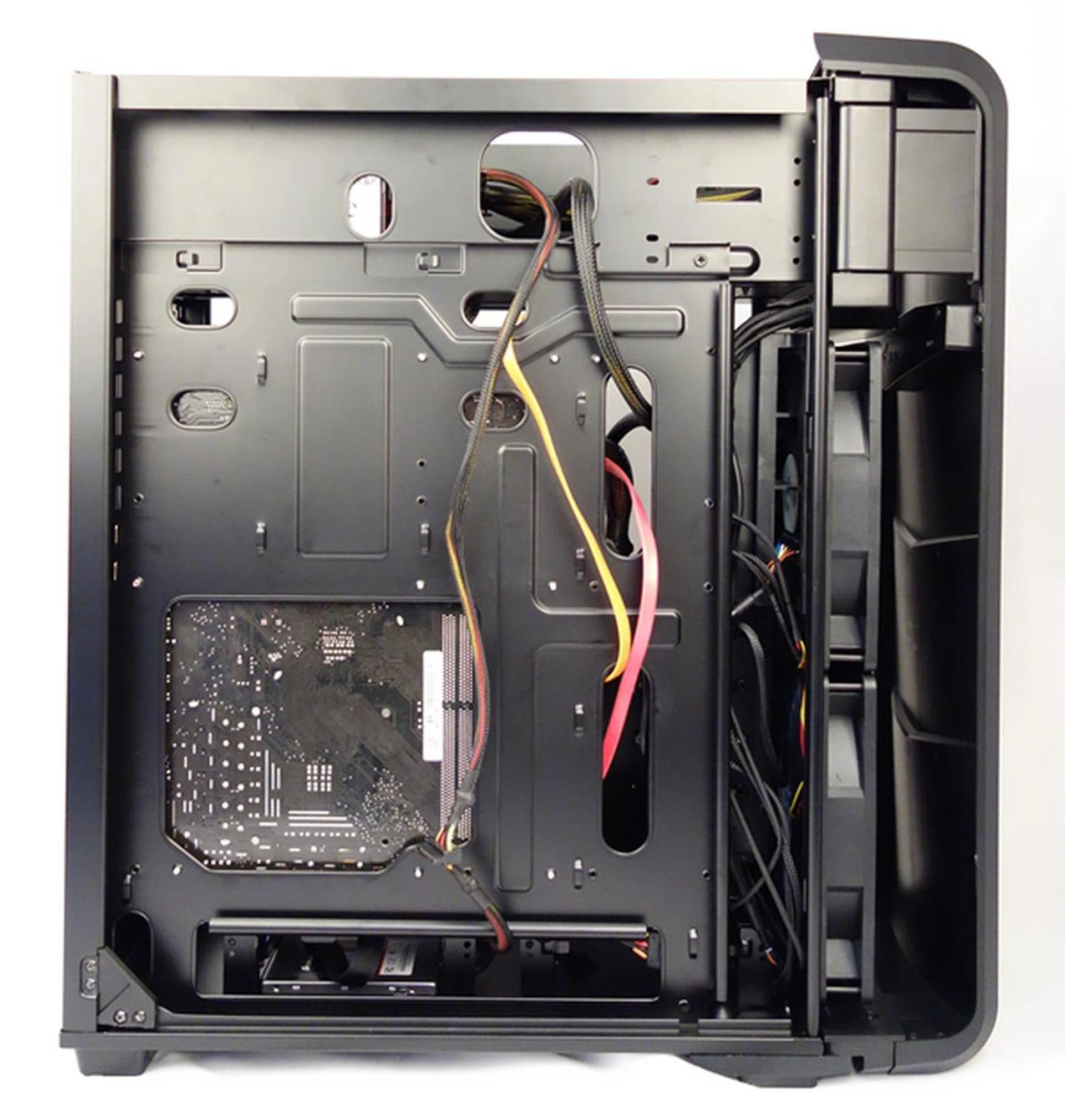 The cut-outs of the motherboard tray were well-placed for cable management.