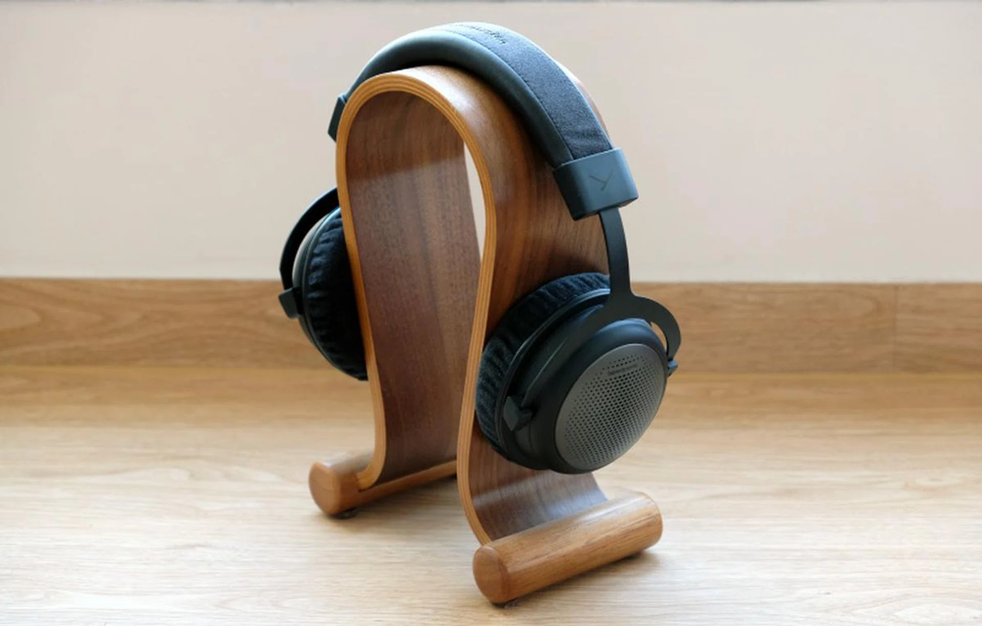 Unveiled in early September, the T1 is the open-back version of Beyerdynamic's latest flagship headphone.