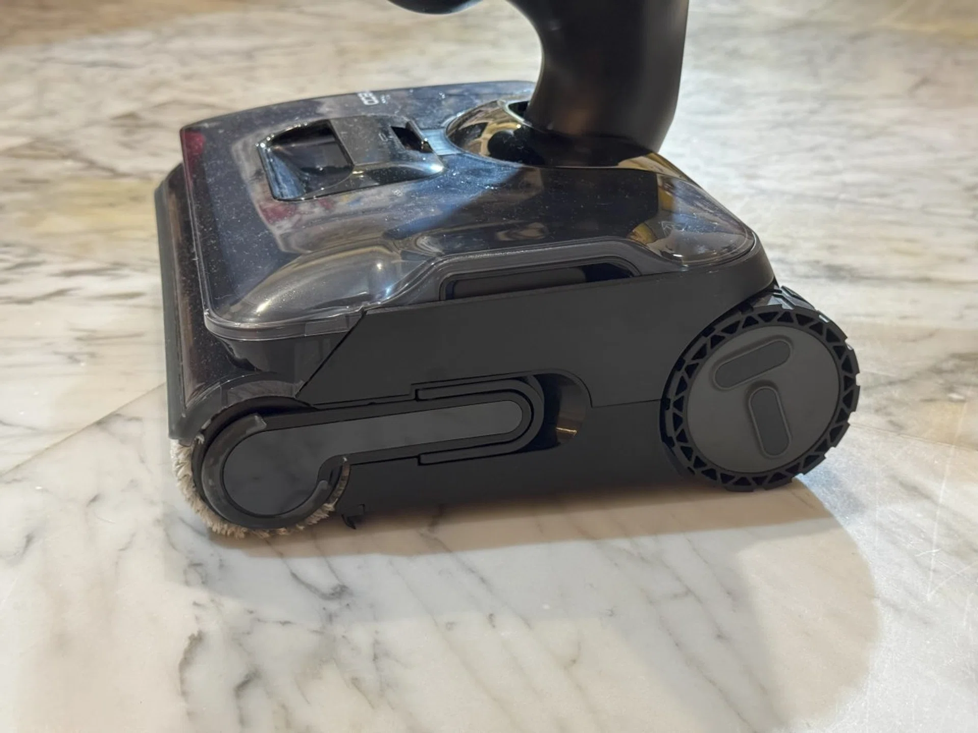 SmoothDrive motorised wheels can go front, back, and make turns effortlessly. Photo: HWZ