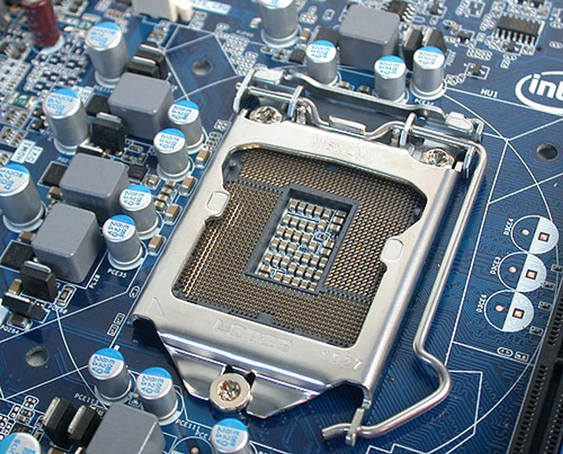 Solid capacitors may be found surrounding the CPU socket e.g. for the CPU power delivery, but the rest of the board had the electrolytic type of capacitors.