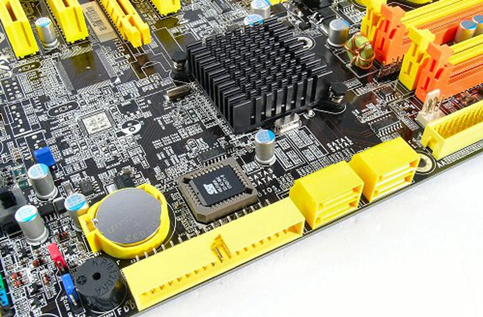 AMD 790FX 4-Way Motherboard Roundup | HardwareZone Singapore