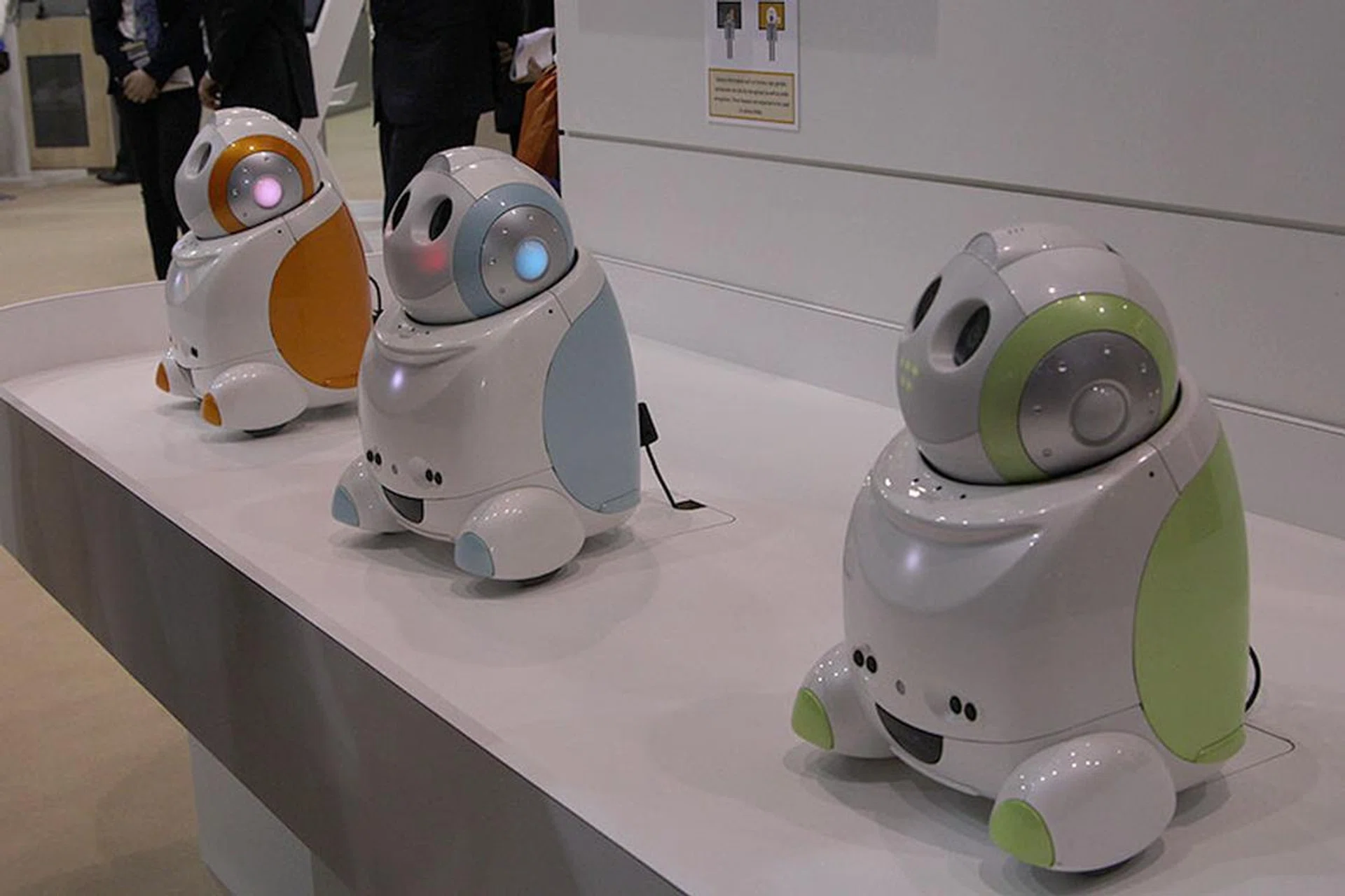 Yes, the NEC PaPeRo 'partner-type-personal-robot' isn't new, but it's kawaii nonetheless. This not-for-sale robot, which can speak, recognize faces, and respond to touch, is basically developed to help the Japanese company conduct research regarding the relationship between human and robots. See it in action in the video below!