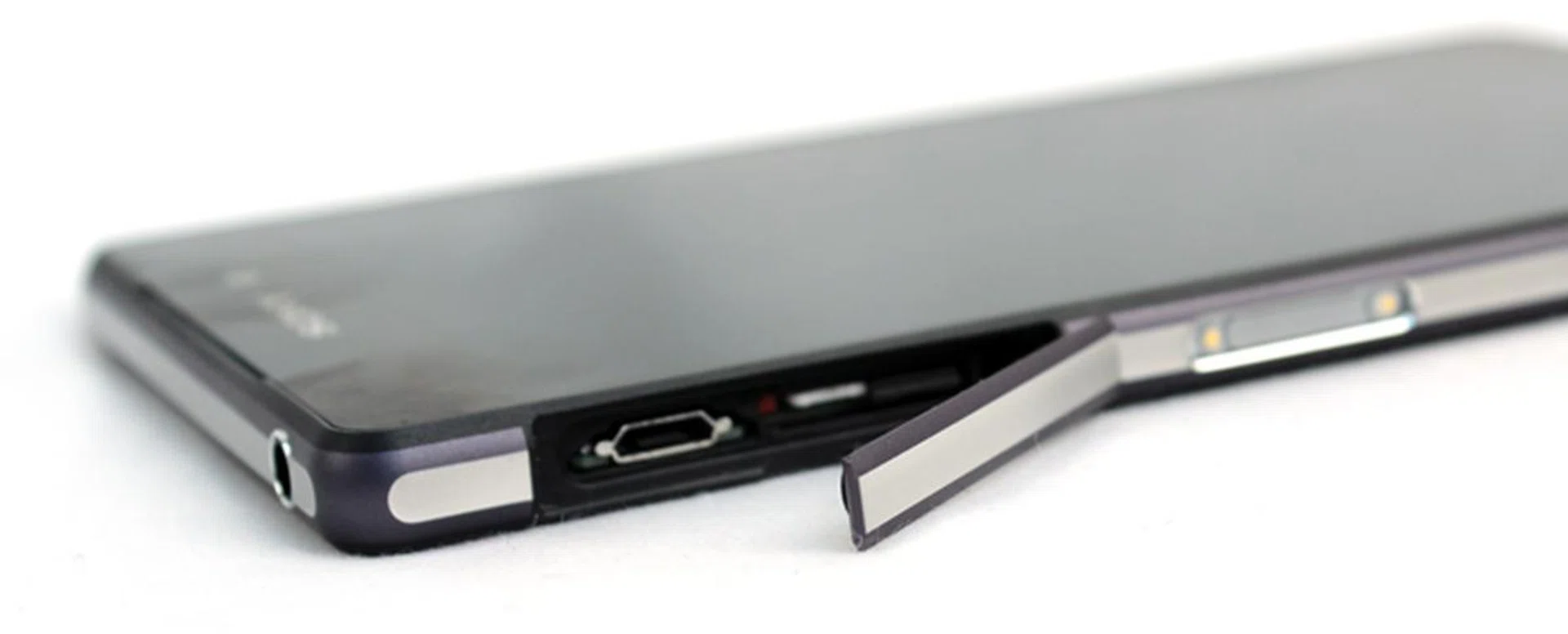 As with the Z1 and Z, ports are sealed behind a watertight cover. They're still a bit fiddly to open.