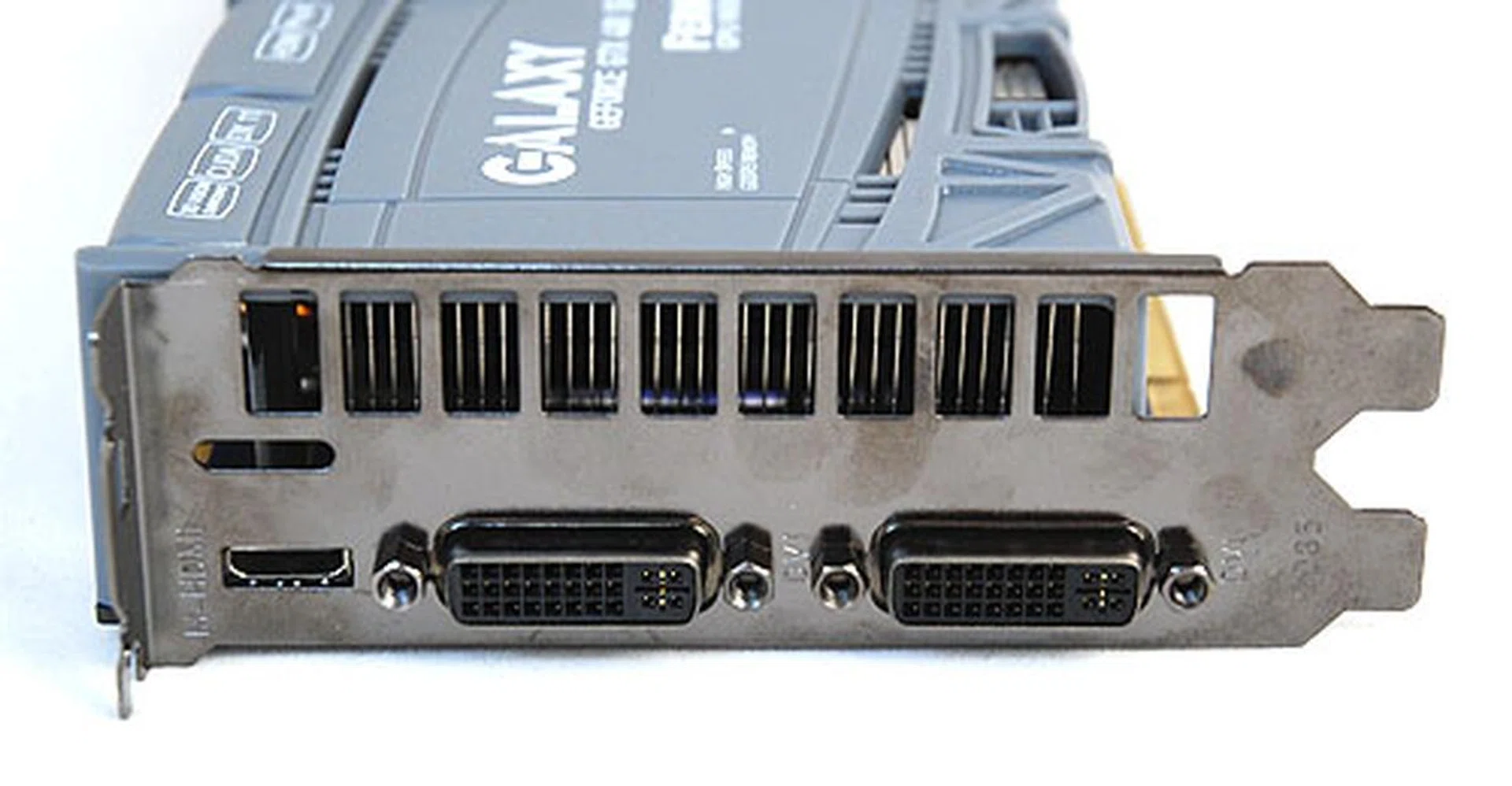 You'll find all the necessary AV ports at the back panel. There's a sweet mix of analog and digital jacks including a HDMI and S/PDIF outlet.