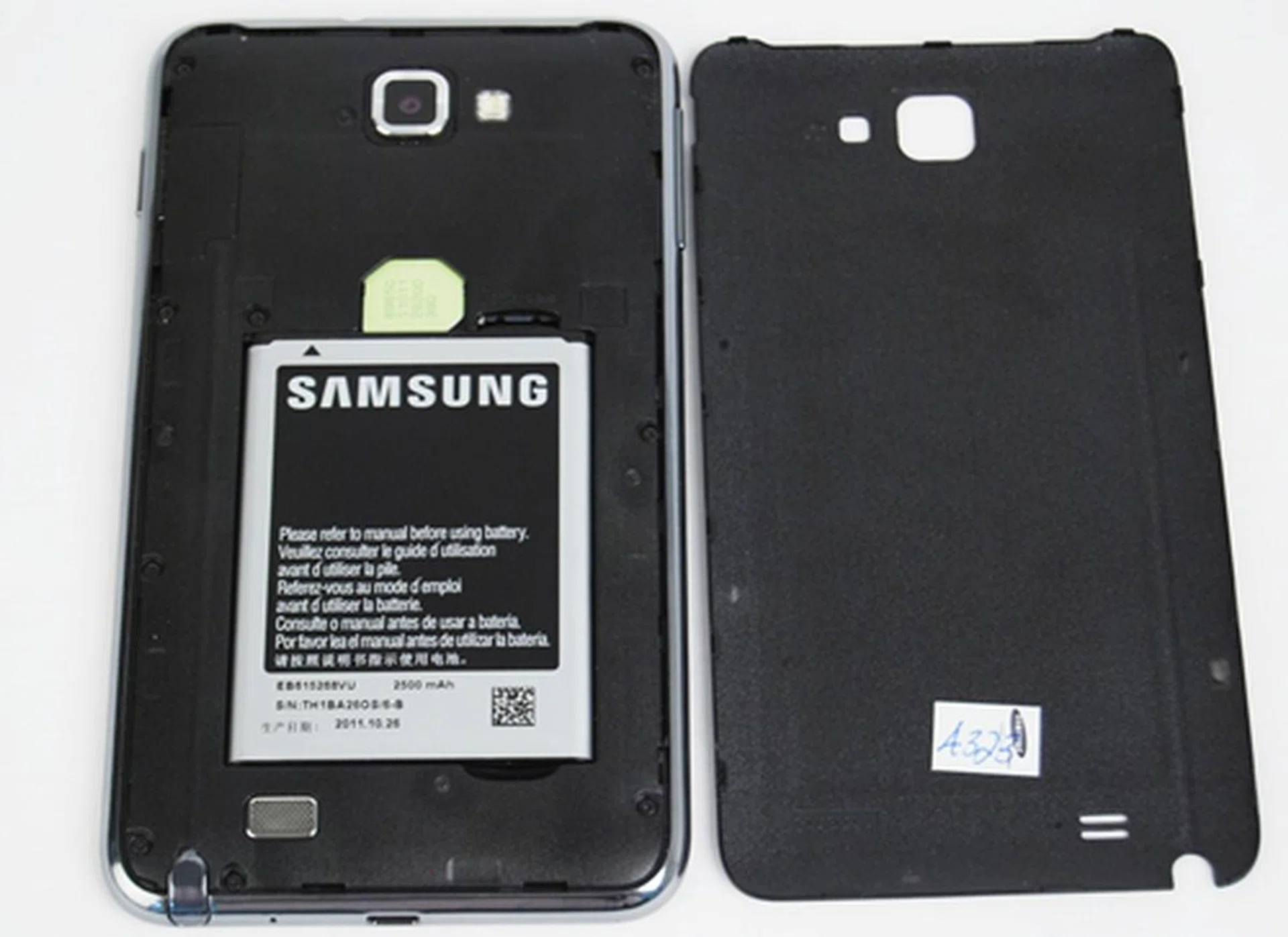 Although we had no problems removing the back cover, we found it to be  a little too thin and flimsy for our liking. It felt as though you can accidentally break it if too much force is applied to it. Underneath the back cover is the 2500mAh battery, microSD and SIM card slots. A pity that you have to remove the battery each time you need to take out the cards.