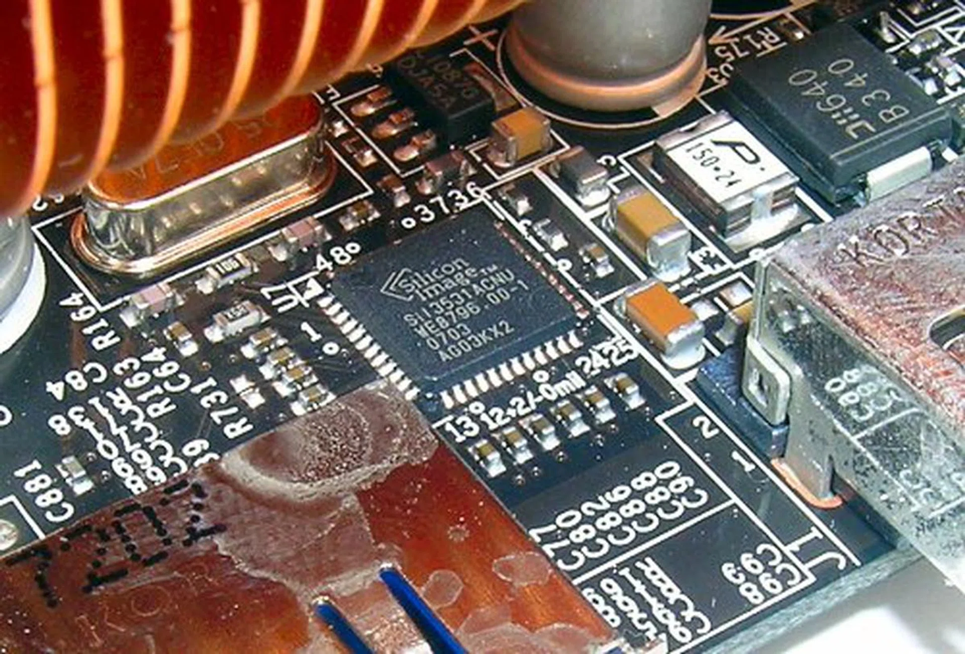 The rear eSATA connector is actually served by a dedicated Silicon Image SiI3531 controller separate from the rest of the internal SATA connectors.