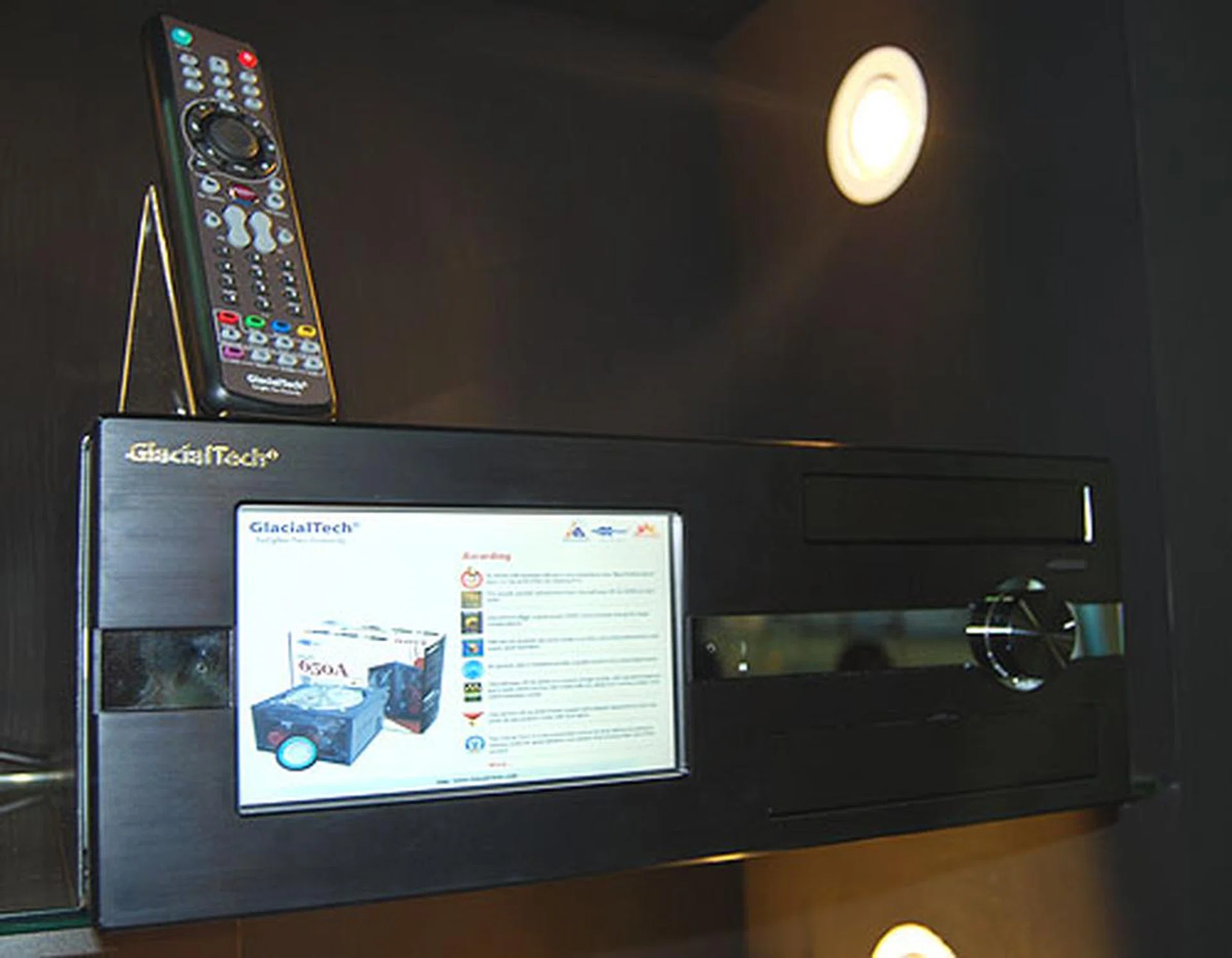  GlacialTech also has a HTPC enclosure on display, the Altair A322, which looks like it belongs in the living room with its sleek, classy appearance.  