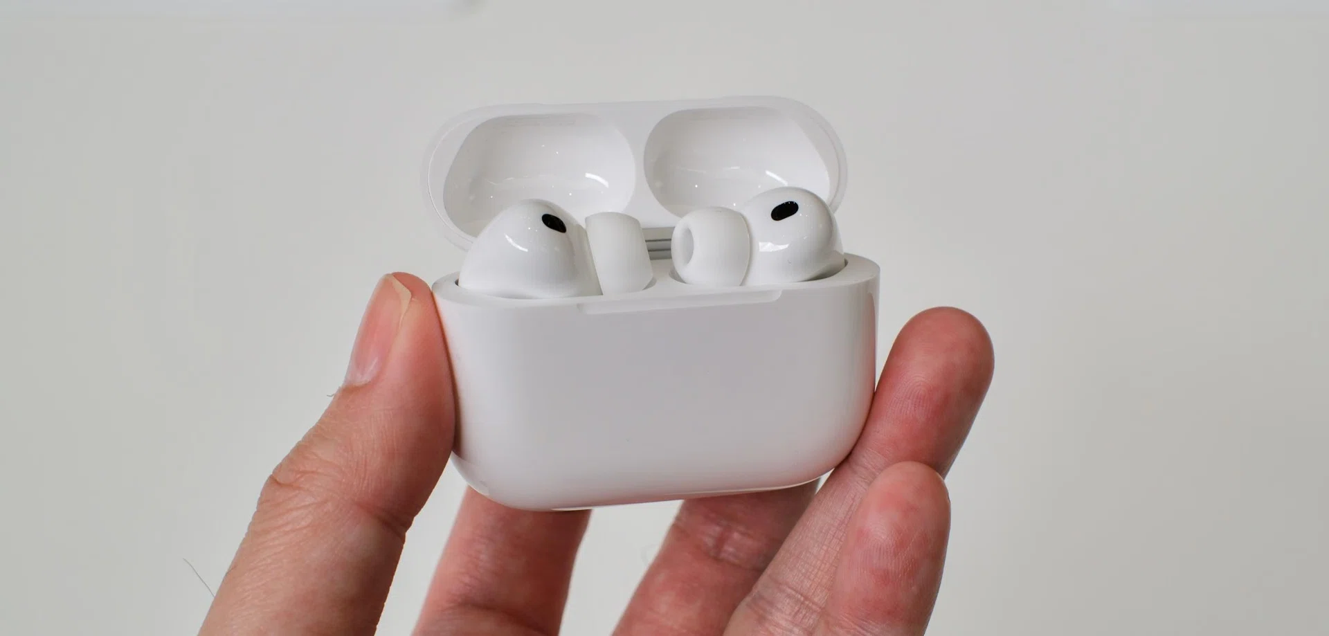 AirPods Pro with built-in cameras: Apple rumours | HardwareZone