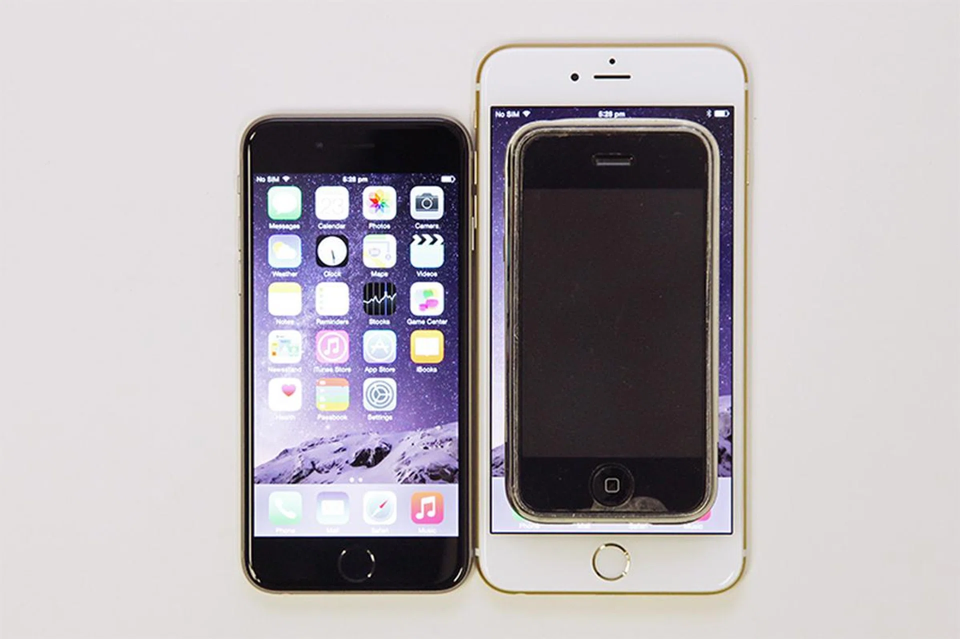 The entire iPhone 1.0 fits into the iPhone 6 Plus' screen!