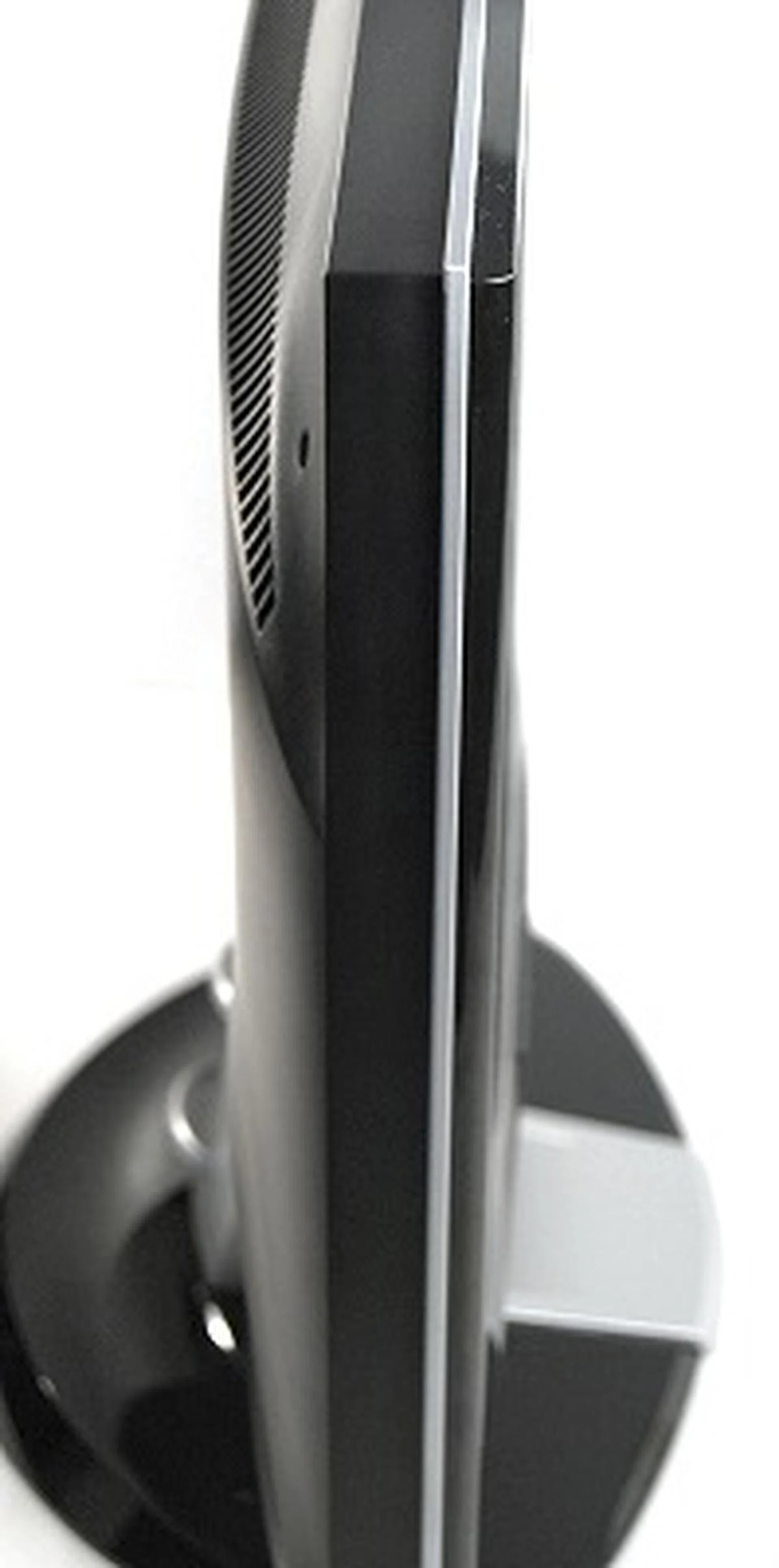 The VX2235wm as seen from the side. The silver outlines of the monitors remain a standard feature of the X series range.