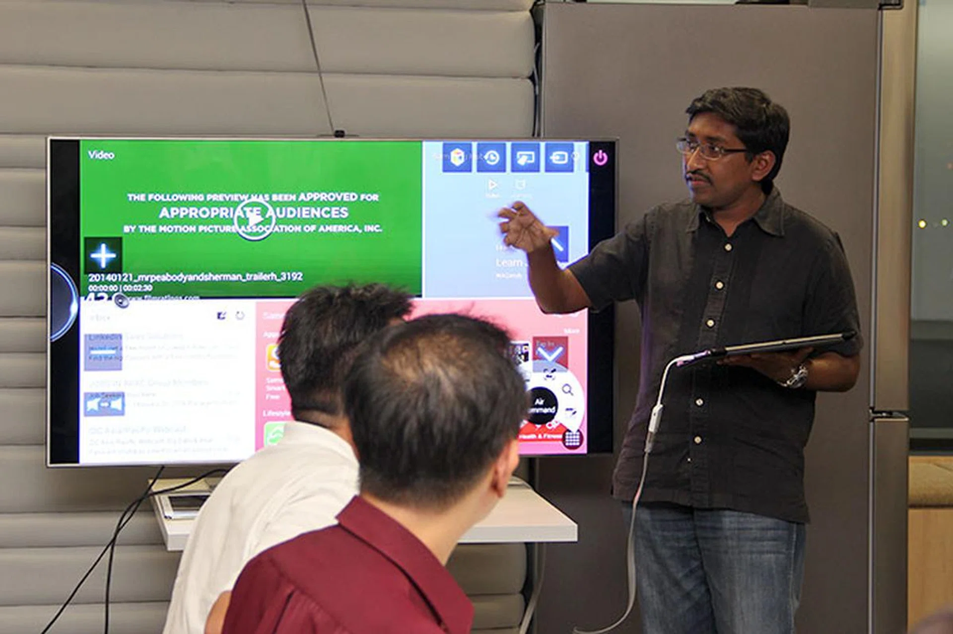 Here's Vijay Anand, Editor of HardwareZone.com, explaining the game mechanics.