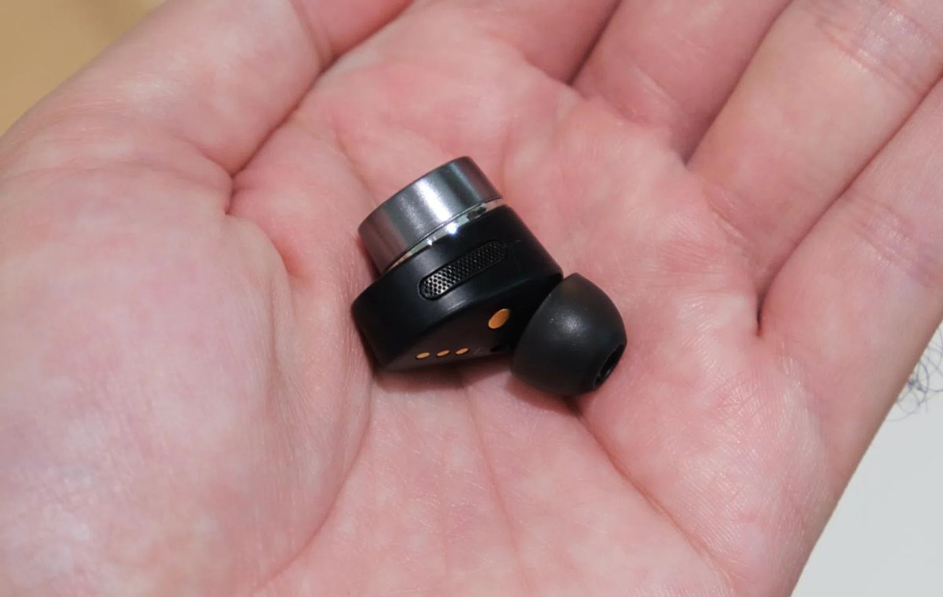 The Pi7 S2 has a dual-driver configuration, which is quite rare for a true wireless earbud.