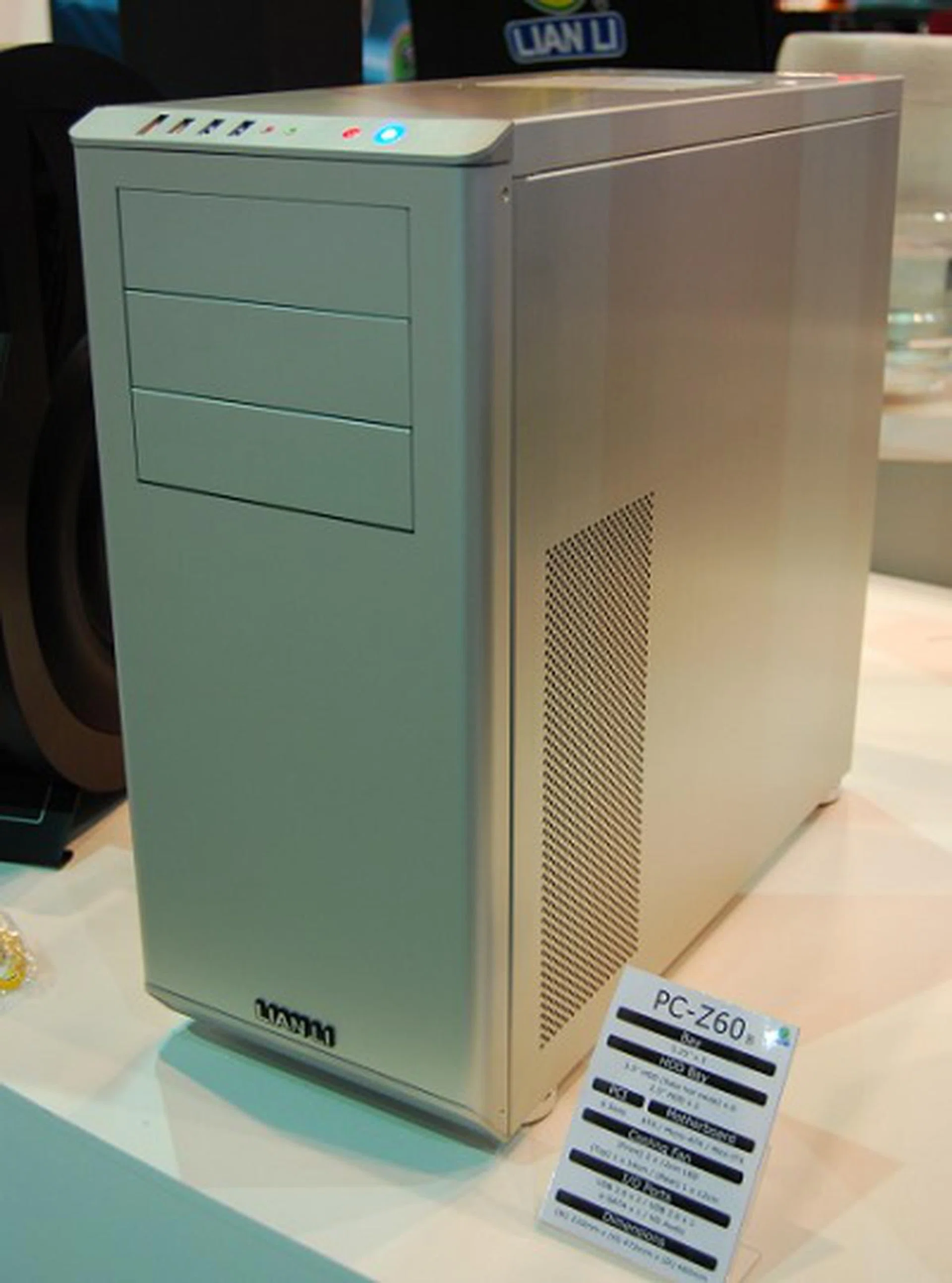 Nicknamed the Diamond series, the Lian Li PC-Z60B is a new model in their line-up that is simple, yet commands respect. Sized at 210 x 472 x 480mm (W x H x D), it houses six 3.5-inch bays, dual 2.5-inch bays and a simple front pane I/O with USB 3.0, eSATA and audio ports. Treat this is one of the more compact medium tower casings.