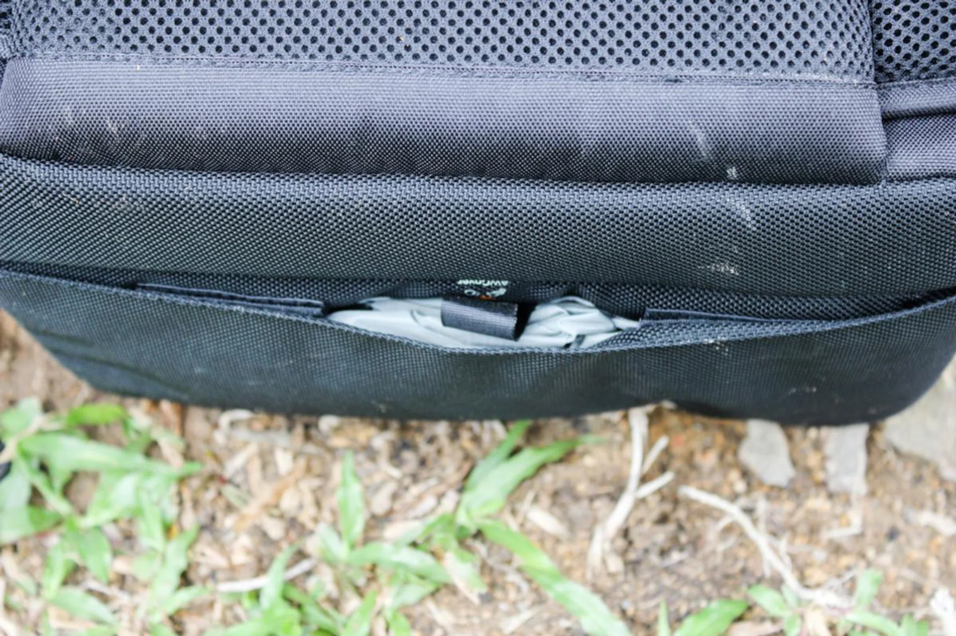 The 250 AW II does have a weather cover built-in, which is handy for those times when you can’t avoid bad weather.