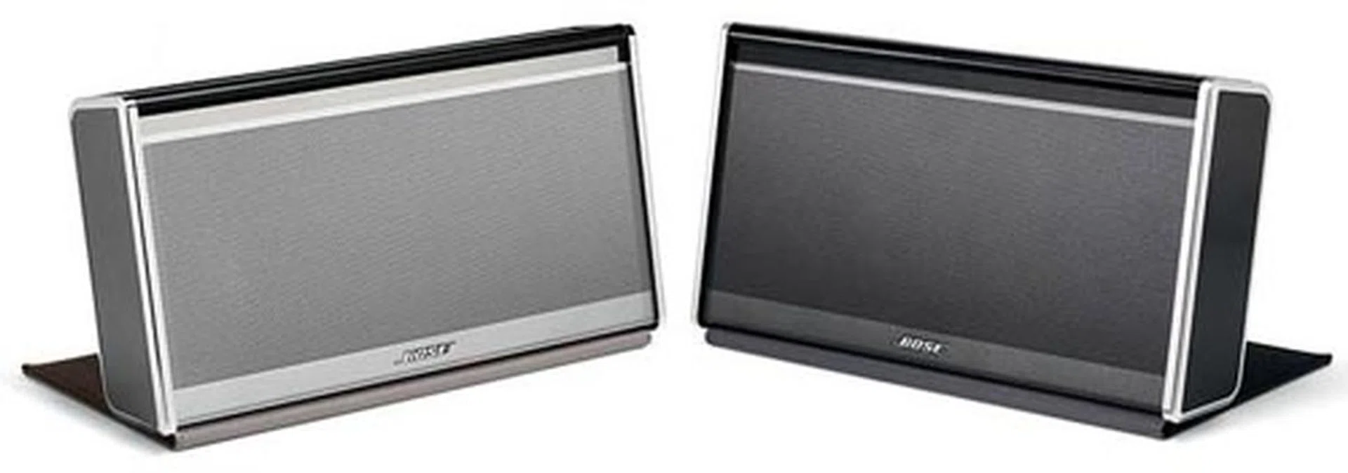 The Bose SoundLink comes in two versions. On the left is the premium leather encased model, while the right one is the regular model with the nylon cover.