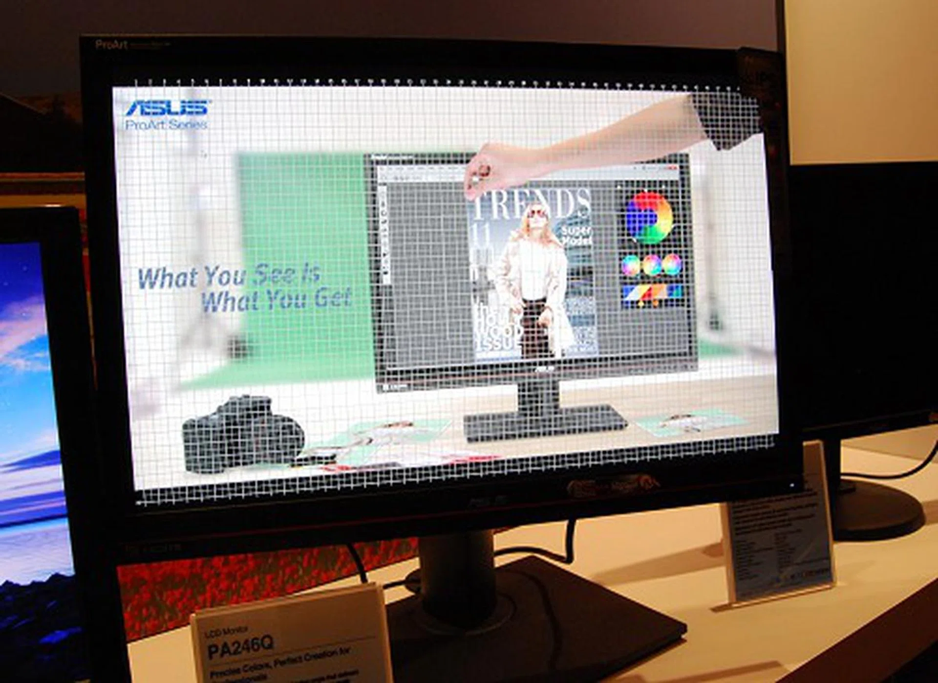 The ASUS PA246Q is a professional monitor with a 24-inch IPS screen and comes with a unique QuickFit function which overlays real size document, photo and grid formats onscreen for users to quickly assist on alignment and editing.