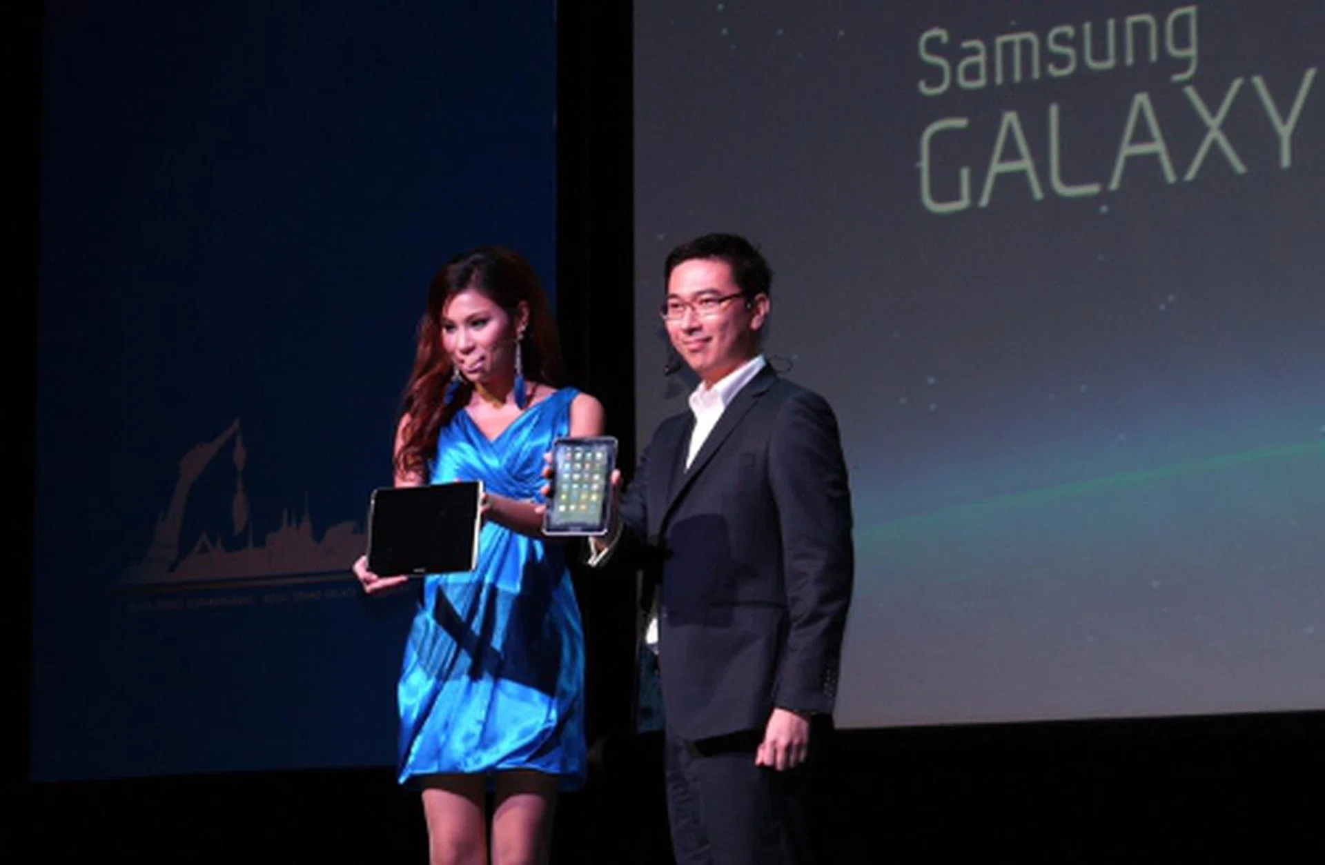 Both Galaxy Tab 2 models were also unveiled by Mr Lee Jui Siang, Director of Mobile Phone, Samsung Malaysia. The Android 4.0-powered tablets will be available in 3G and Wi-Fi versions as well as 7-inch and 10.1-inch variants.