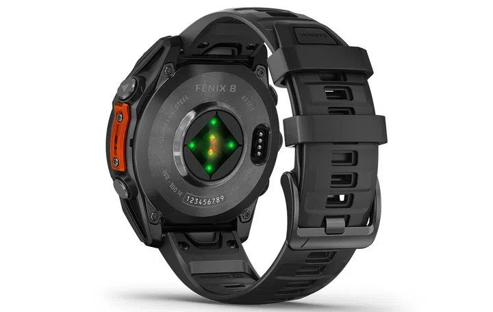 The Fenix 8 AMOLED in Slate Gray Black. (Image: Garmin)