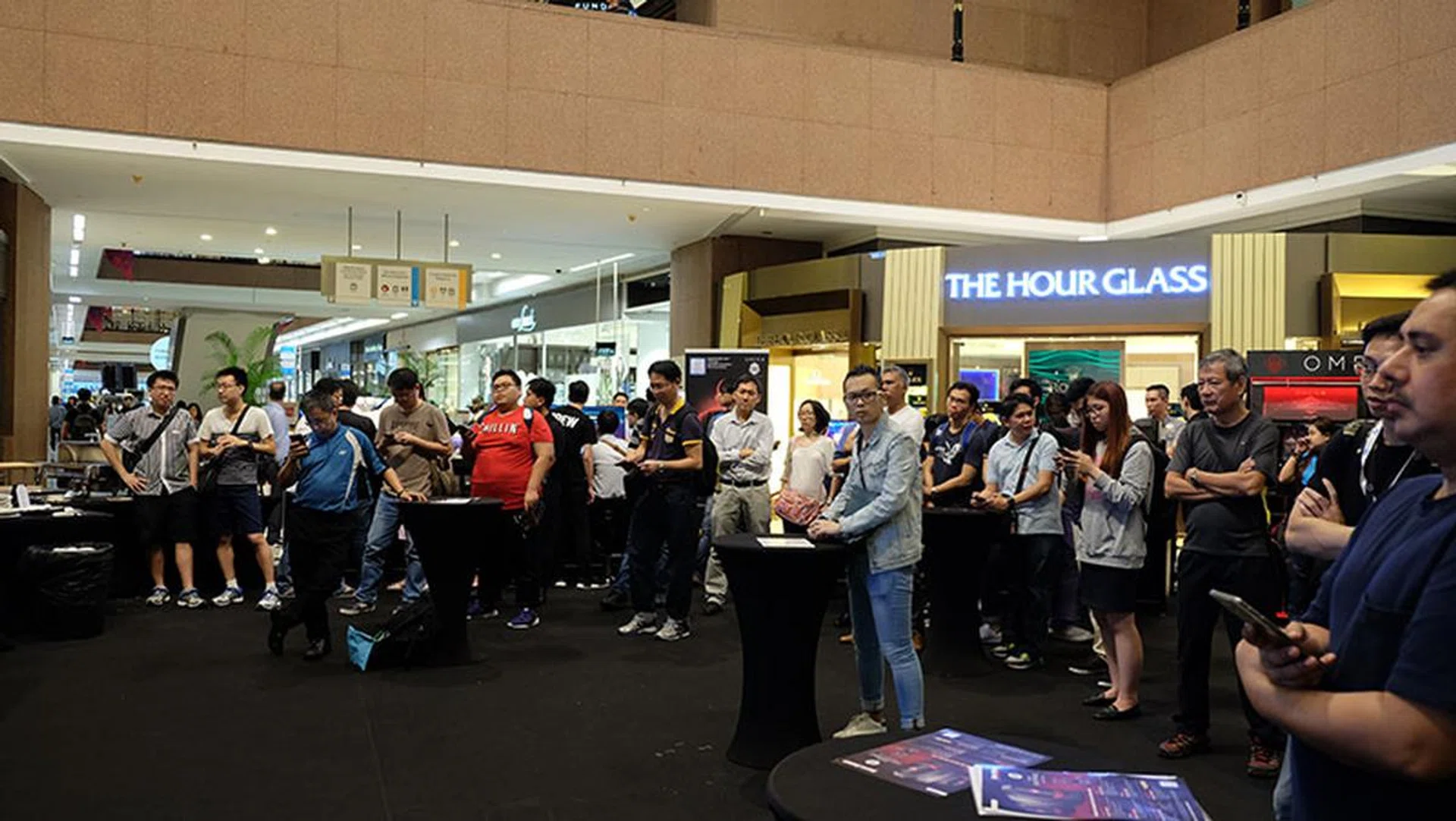 HWZ members listening to our Associate Editor's recommendations on putting together your own gaming PC.