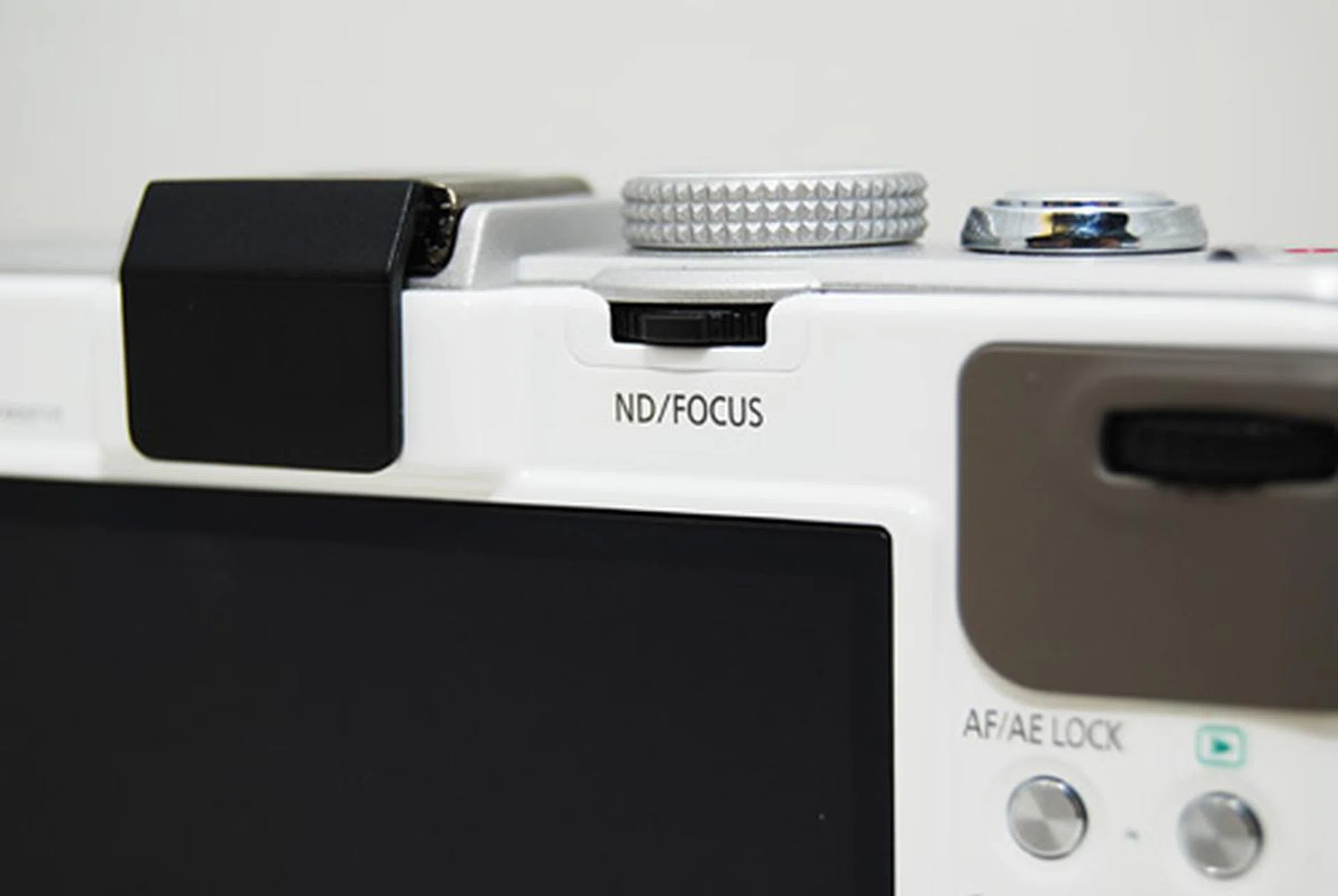 The new ND/Focus dial. Press to drop in the built-in ND filter.