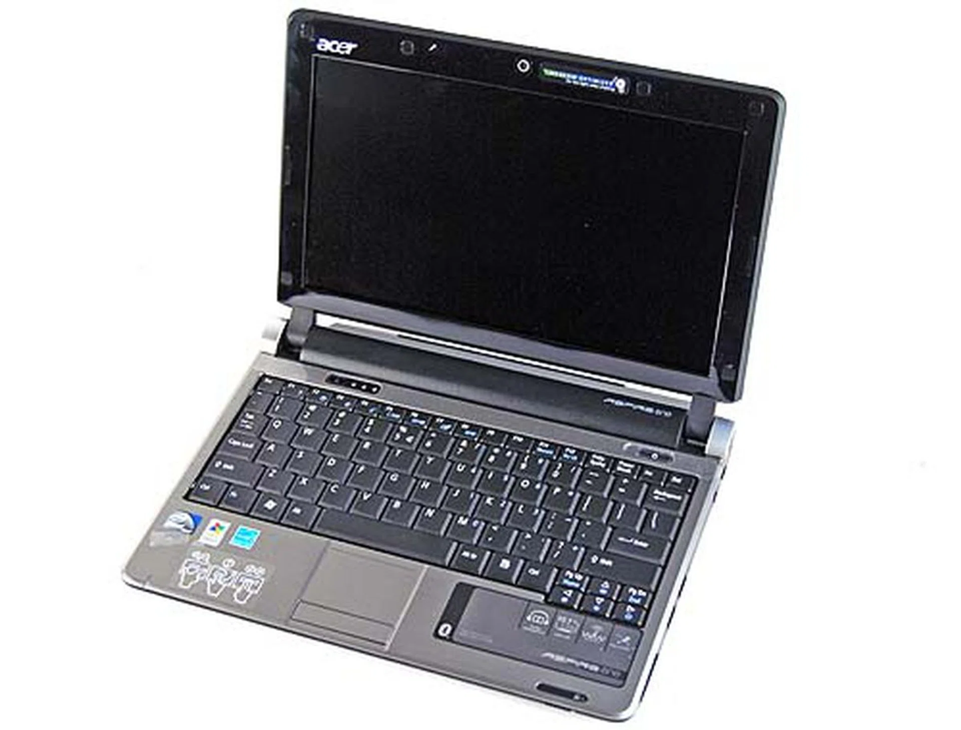 Open the cover of the Acer Aspire One and you'll find a standard layout with an odd gap in between the screen and the lower half. 
