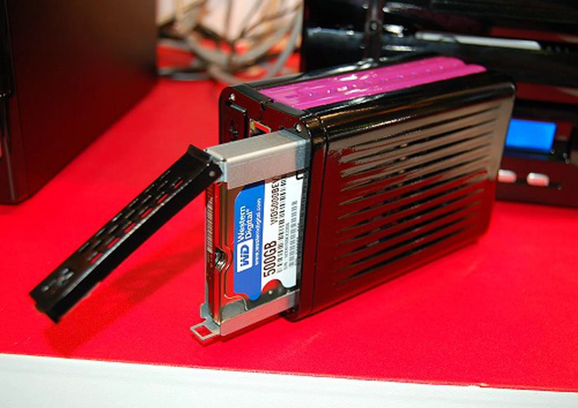 RAID levels 0, 1 and JBOD supported, as to be expected from a two-bay device. Hot Plug/Hot Swap compatible and supports Wireless LAN with a dongle.  