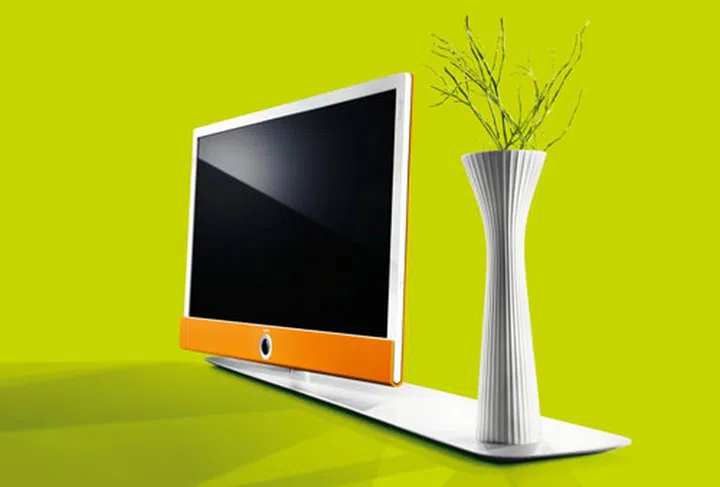 A glimpse of the rotatable Table Stand Tableau. This chic stand will be available in walnut or porcelain flavors.