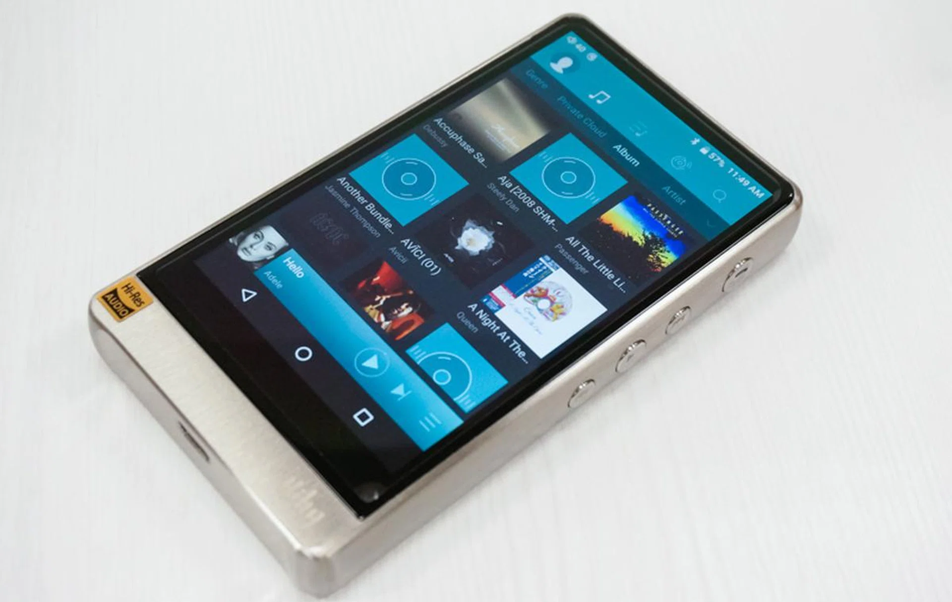 Go through your tracks easily via categories on the R6.