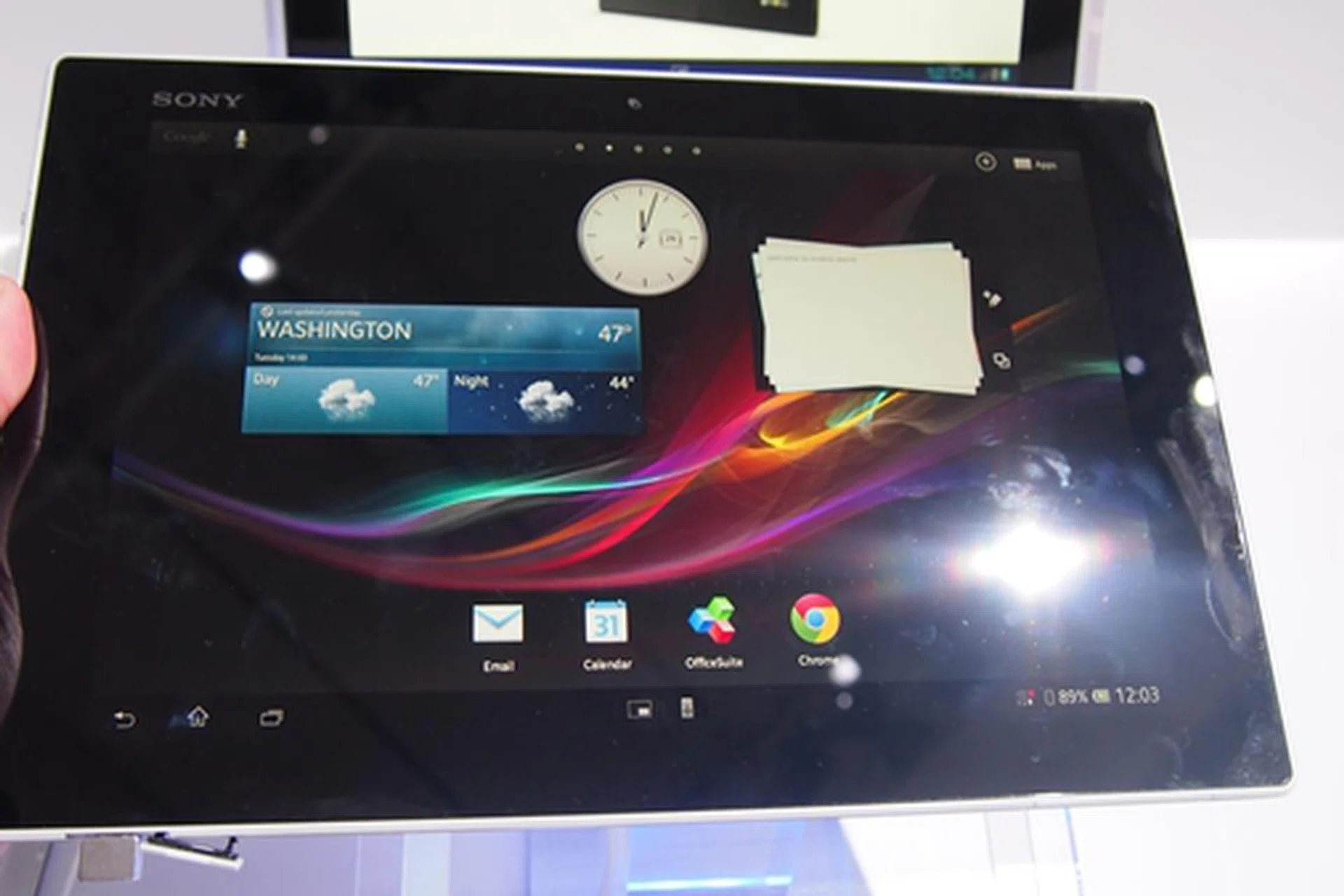 The Sony Xperia Tablet Z sports an angular design with four barely rounded corners. 