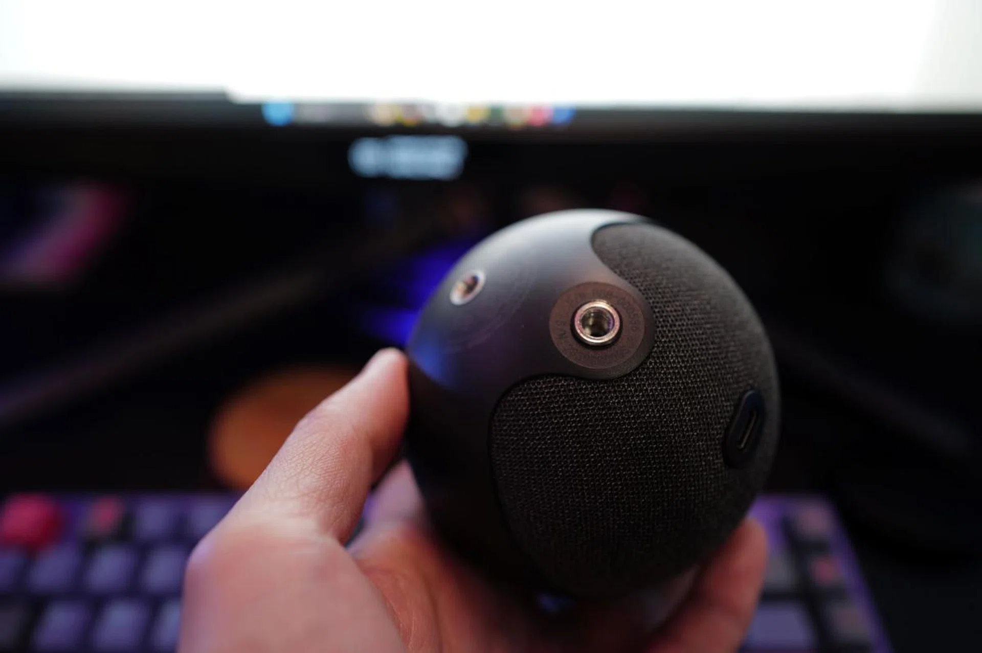 Flipping the Yeti Orb upside down will reveal the two tilt options as well as the USB-C connection.