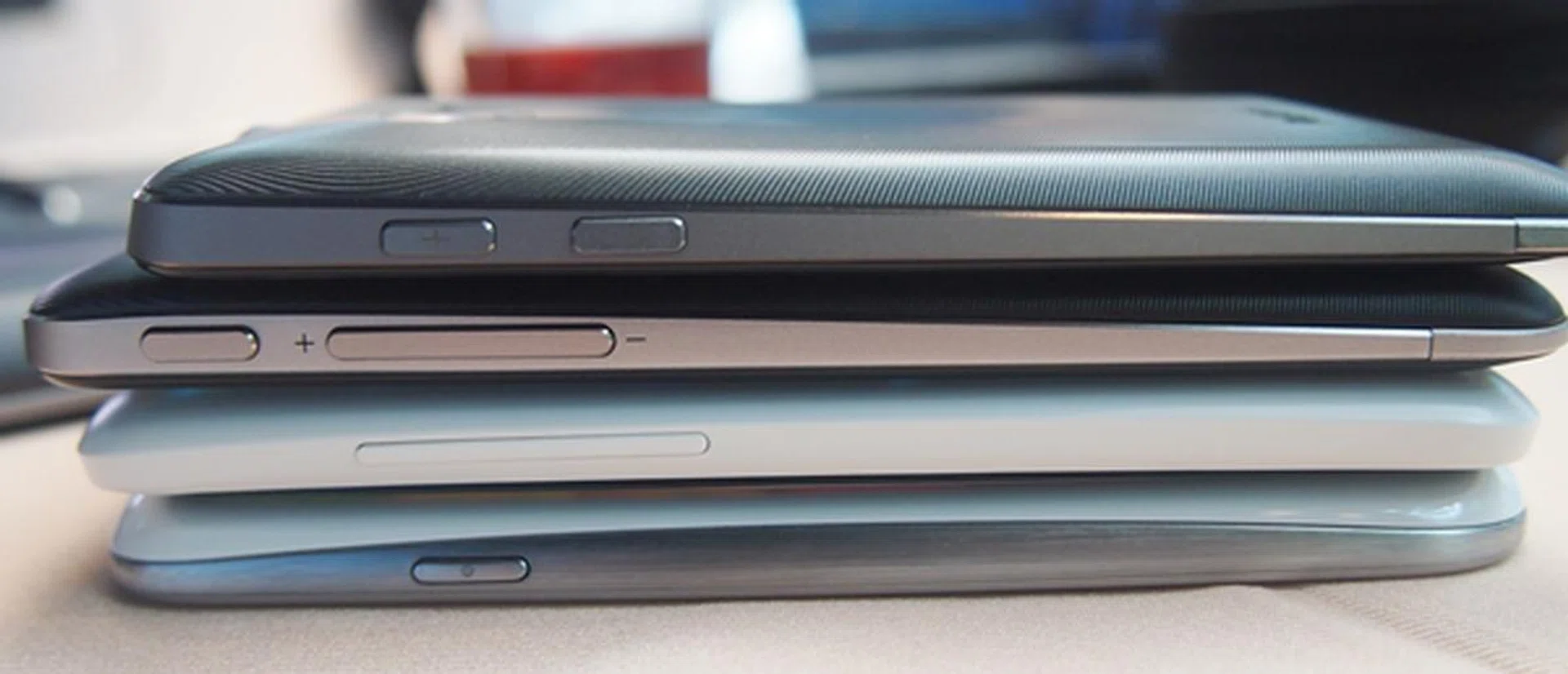 From top to bottom: ASUS PadFone (9.2mm), PadFone 2 (9mm), HTC One X (8.9mm) and Samsung Galaxy S III (8.6mm).