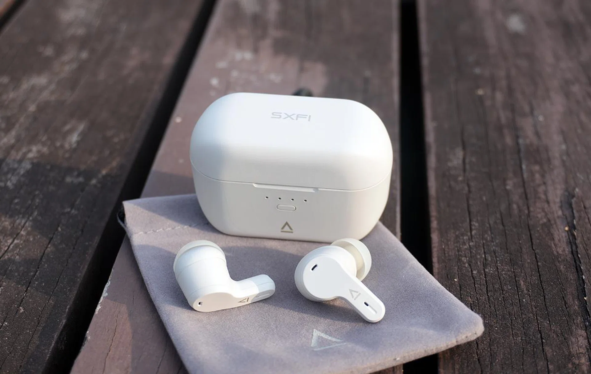 Watching movies with SXFI enabled is a treat. Photo: HWZ