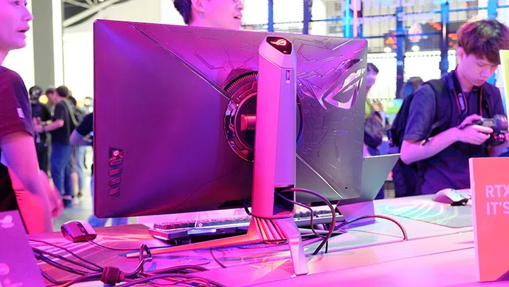 A look at the back of the monitor.