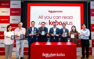 From left to right: Serene Chong, Project Manager of Travellution Media, Ken Tan, Publisher of Mentor Publishing,  Julian Chou, General Manager of Rakuten Kobo Asia, Denon Lim, President and Chief Editor of Lingzi Media, Michael Tamblyn, CEO of Rakuten Kobo, Hironori Shimada, Director of Rakuten Asia, Maureen Ho, Chief Editor of Focus Publishing, and Min Wei Lee, Division Manager of Ingram Micro. Photo: Rakuten Kobo. 
