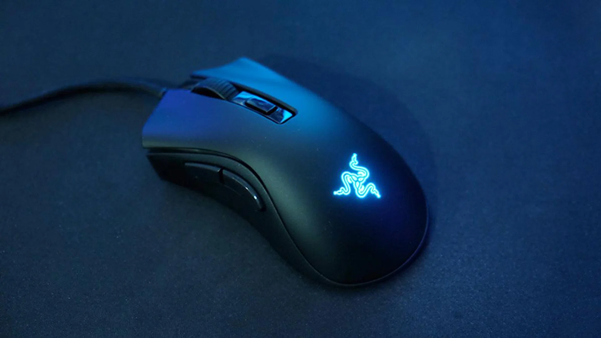 Razer DeathAdder V2 Mini review: The best ergonomic mouse for small ...