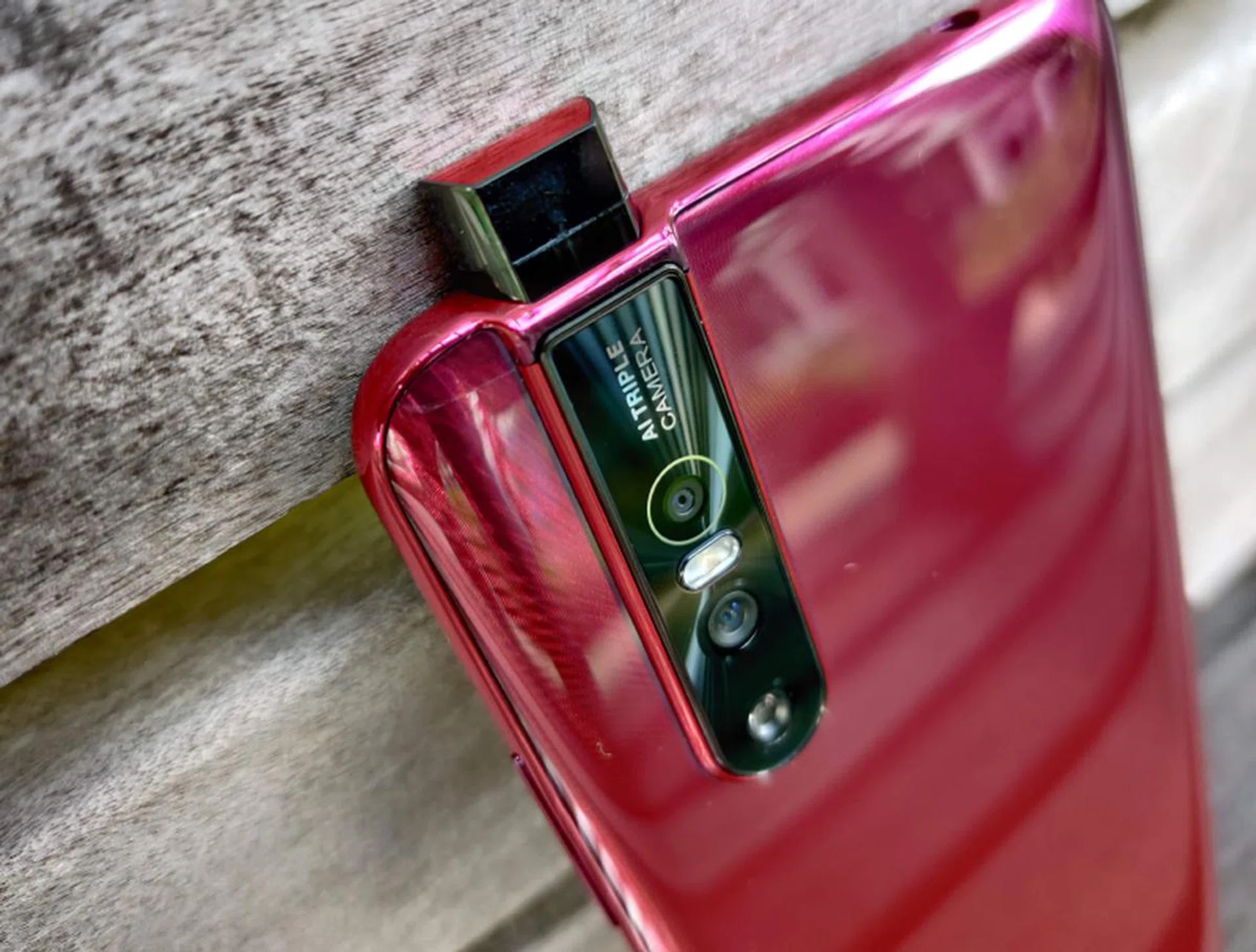 To avoid having a notch on the front display, the V15 Pro uses a pop-up camera.