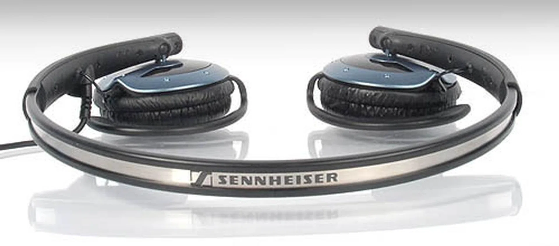 Unlike the PM series, the PMX 200 doesn't fold all the way. 