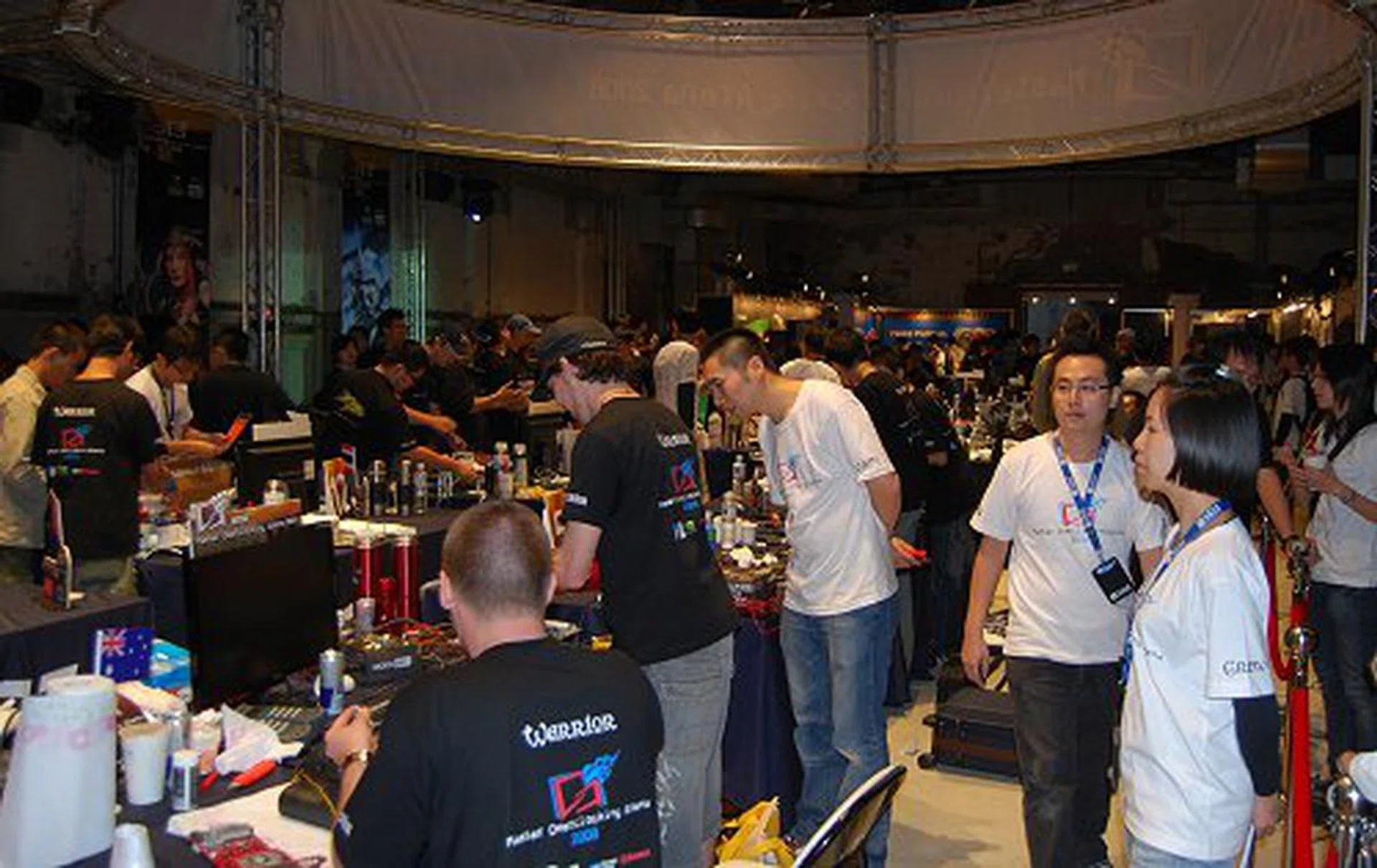  It's been a long long day but the contestants still has to dismantle and pack their systems after the end of the competition.  