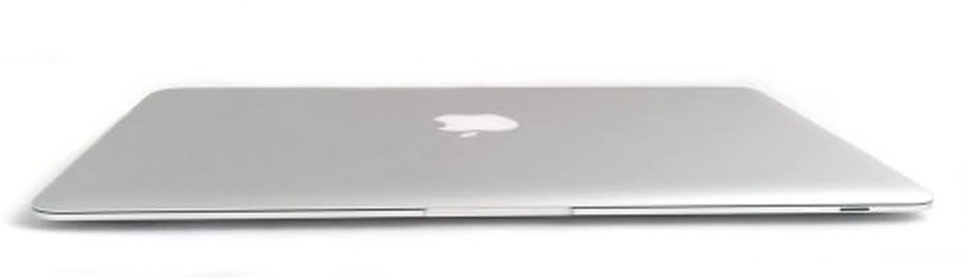 The front is a mere 0.4cm thin