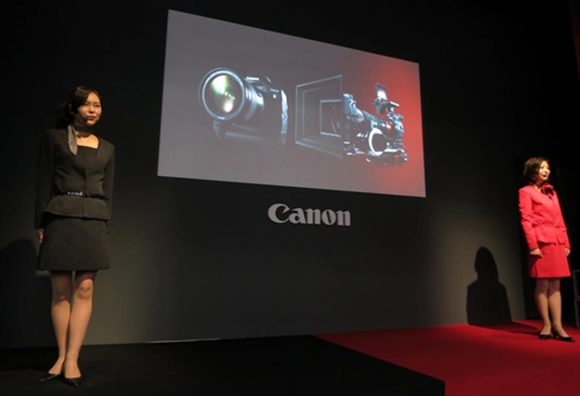 A pair of presenters eagerly introduced the Canon EOS-1D X and the Canon Cinema EOS C300 to the crowd.